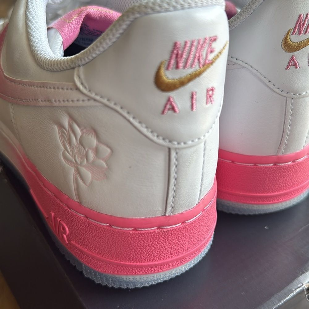 Nike Air Force 1 '07 PRM White and Lotus Pink women’s size 10 - Picture 4 of 7